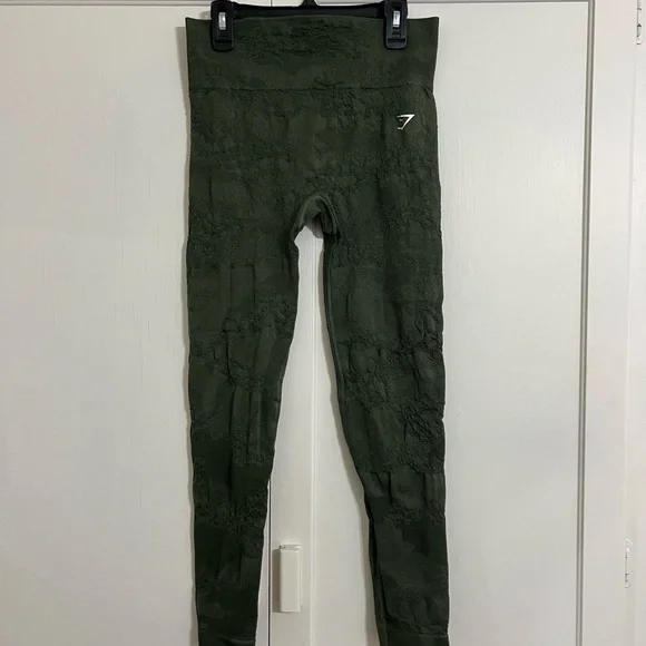 Gymshark Green Leopard Camouflage Leggings - Picture 2 of 5